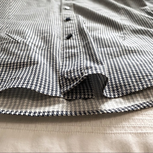 Z ZEGNA BLACK & WHITE HOUNDSTOOTH DROP & FIT BUTTON FRONT BLOUSE - 37 (14) - Picture 9 of 10